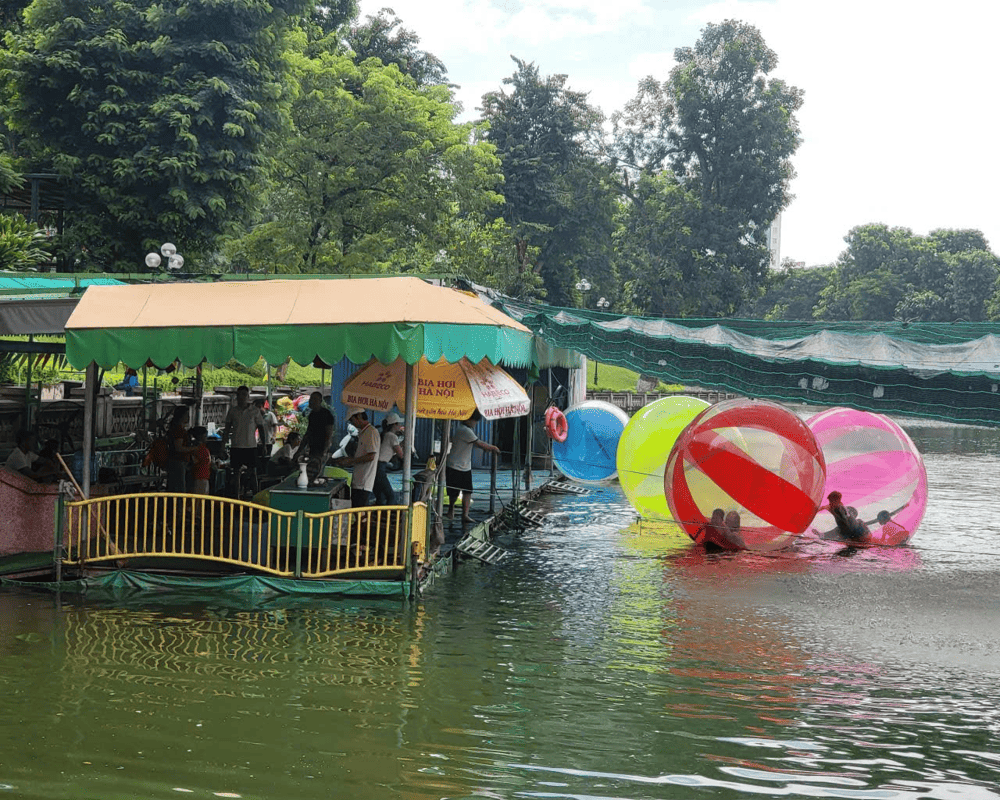 Dive into the thrilling games perfect for children and families looking for excitement and adventure (Source: Fanpage VƯỜN THÚ HÀ NỘI)